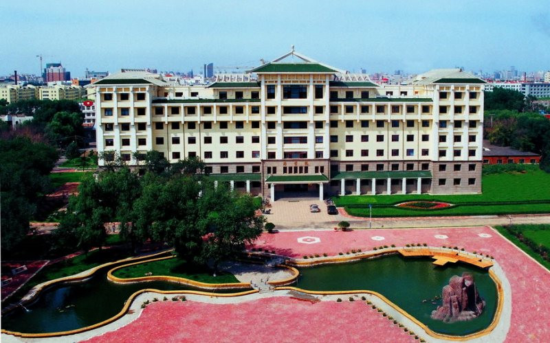 哈尔滨医科大学校园风景